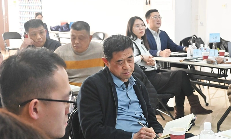 Группа Jinhui Graphite проводит ознакомительную поездку в Haomao Group